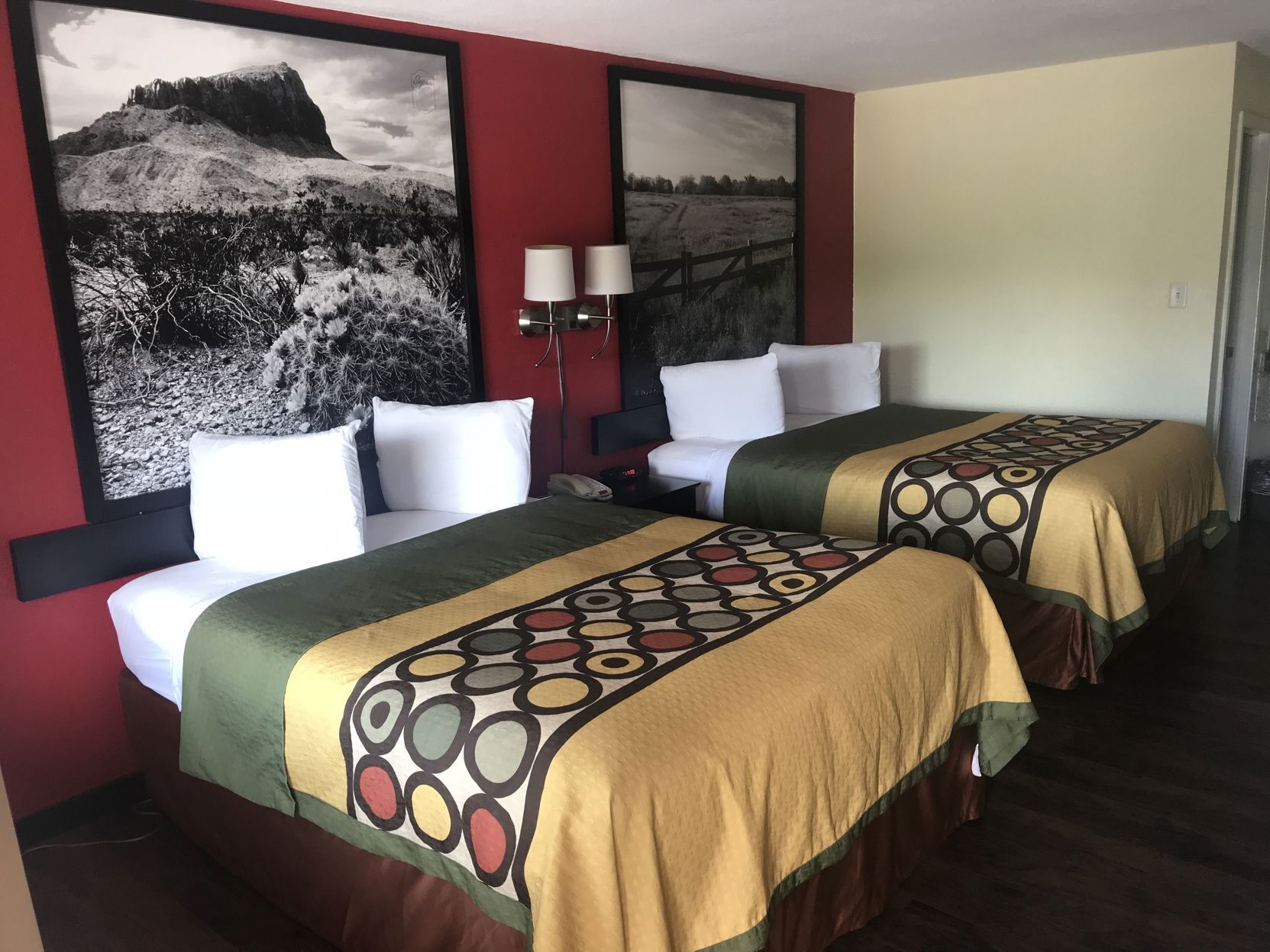 Individually furnished, desk, iron/ironing board, free WiFi