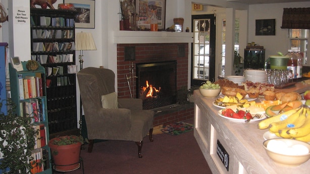 Unclassified image, 1 of 13, button - Killington Motel (Killington)