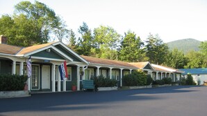 Unclassified image, 3 of 13, button - Killington Motel (Killington)