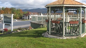Unclassified image, 4 of 13, button - Killington Motel (Killington)