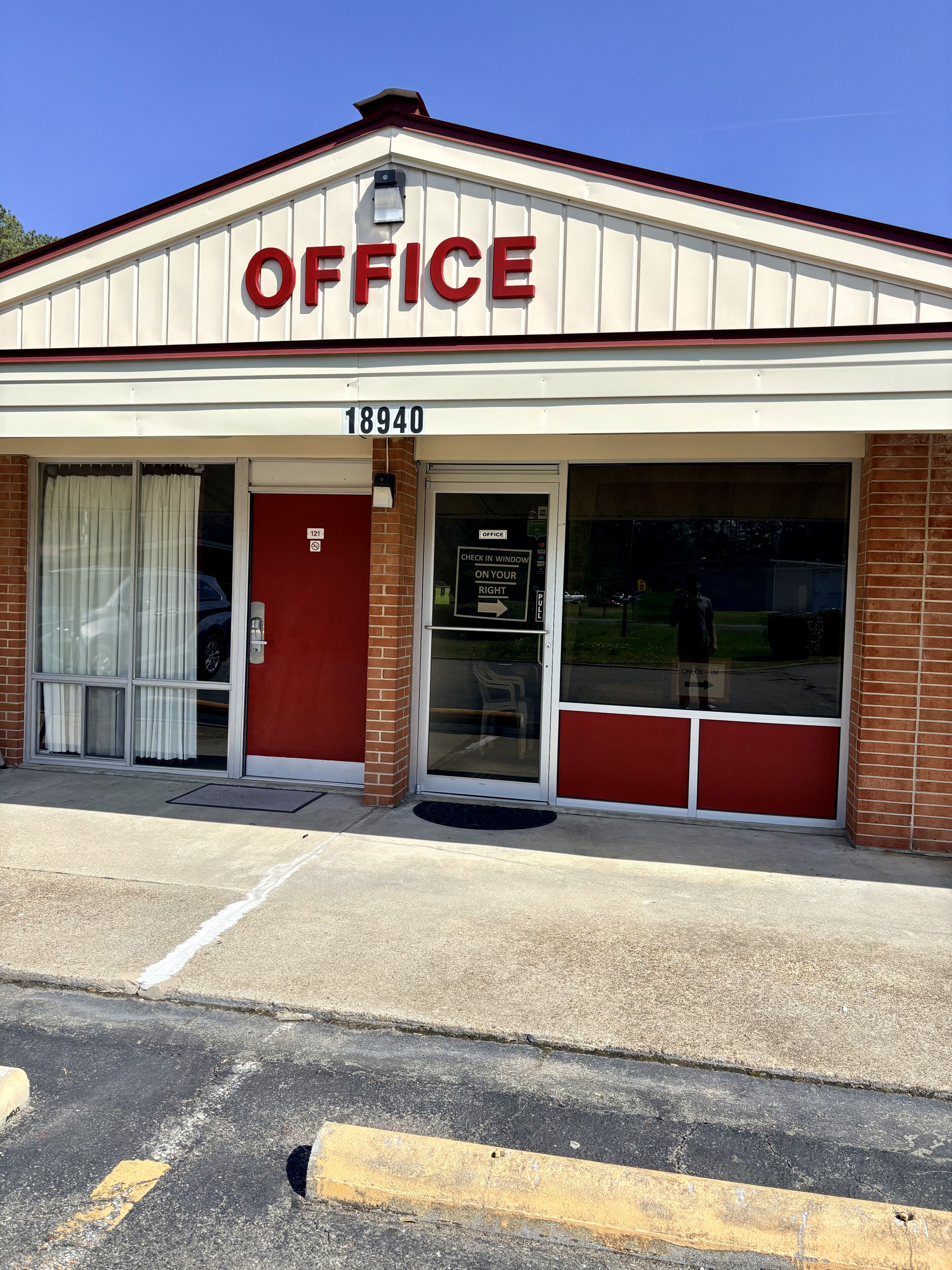 숙박 시설 정면