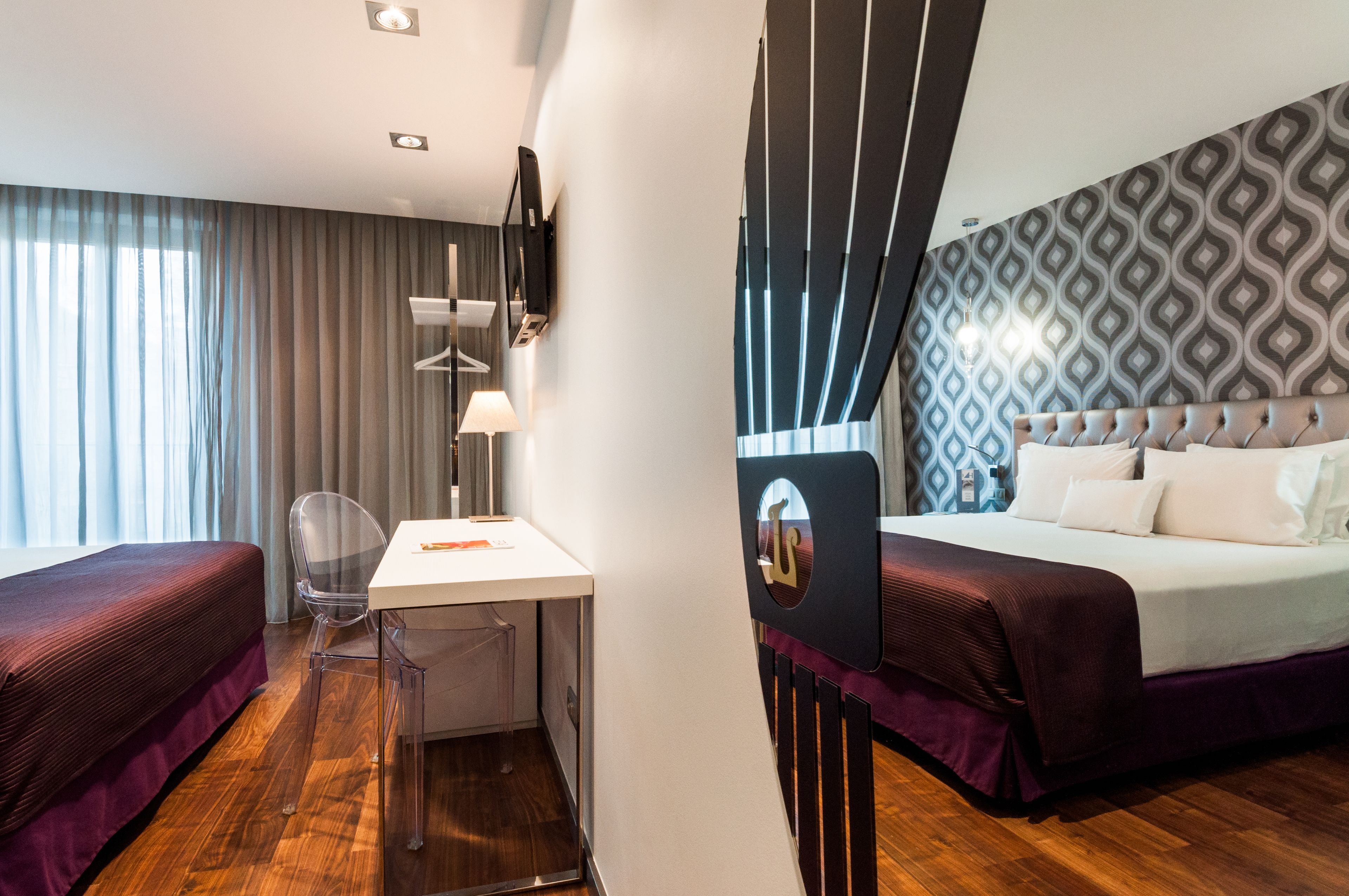 minibar, in-room safe, desk, free wifi