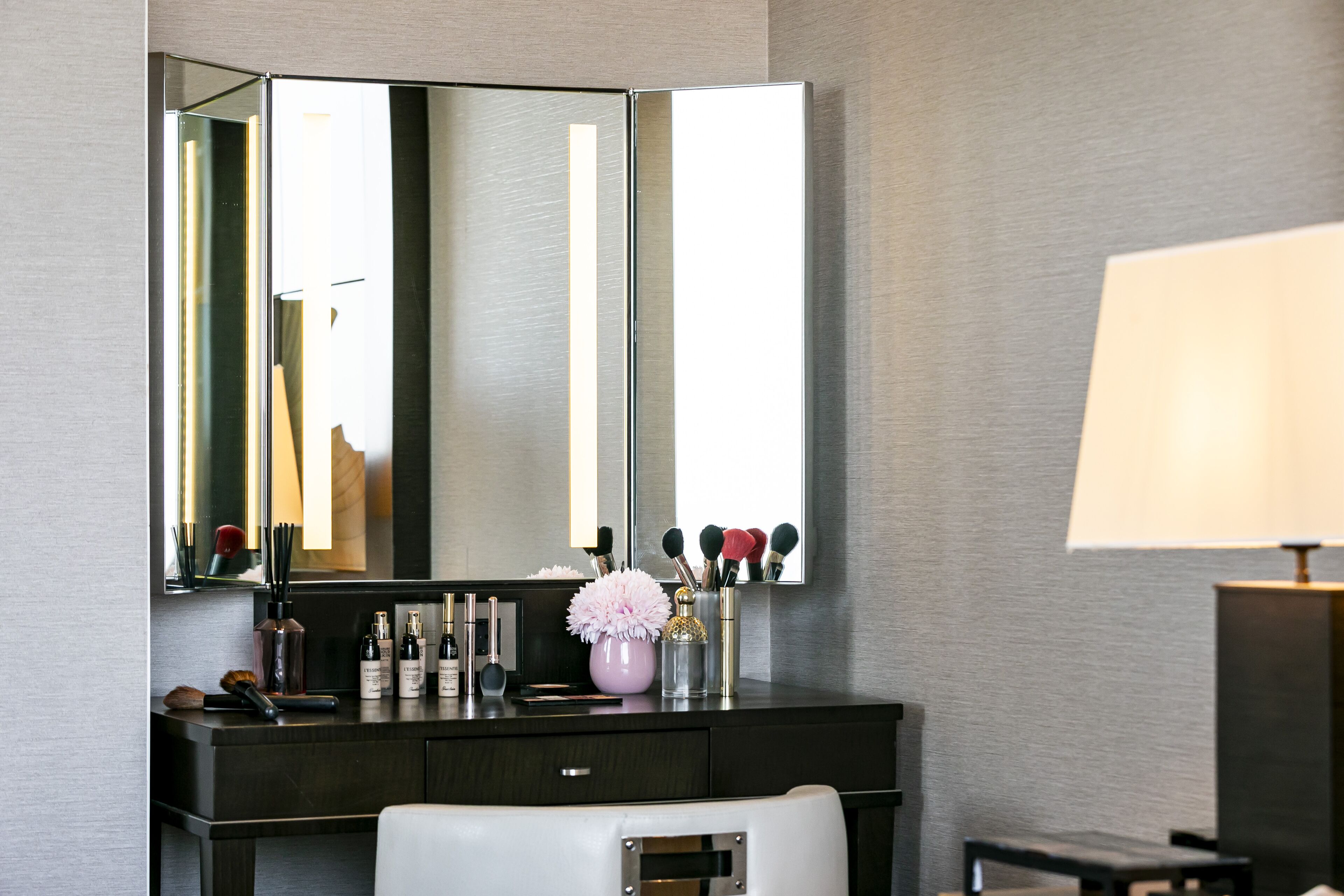 premium bedding, pillow-top beds, minibar, in-room safe