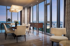 Astor Suite, 1 King Bed, Balcony, Tower | Living area