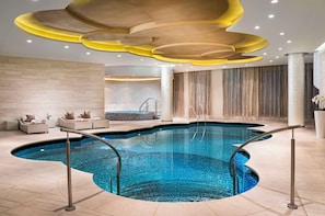 Couples treatment rooms, sauna, hot tub, steam room, body treatments