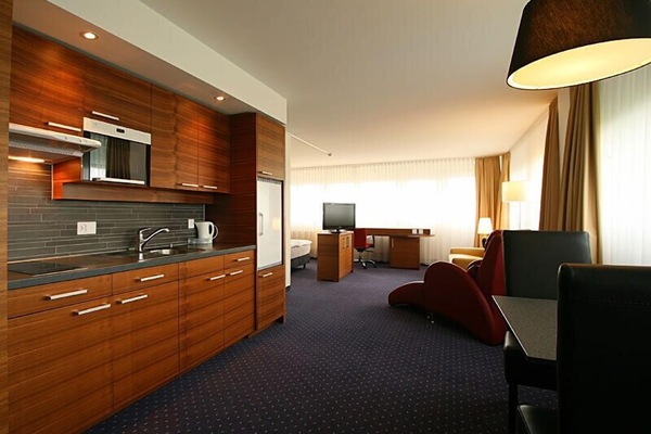 Junior Suite | Private kitchen | Coffee/tea maker, electric kettle