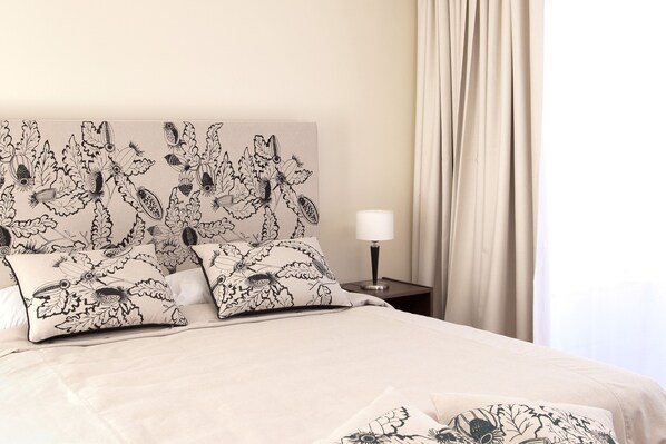 Down duvets, in-room safe, desk, blackout curtains