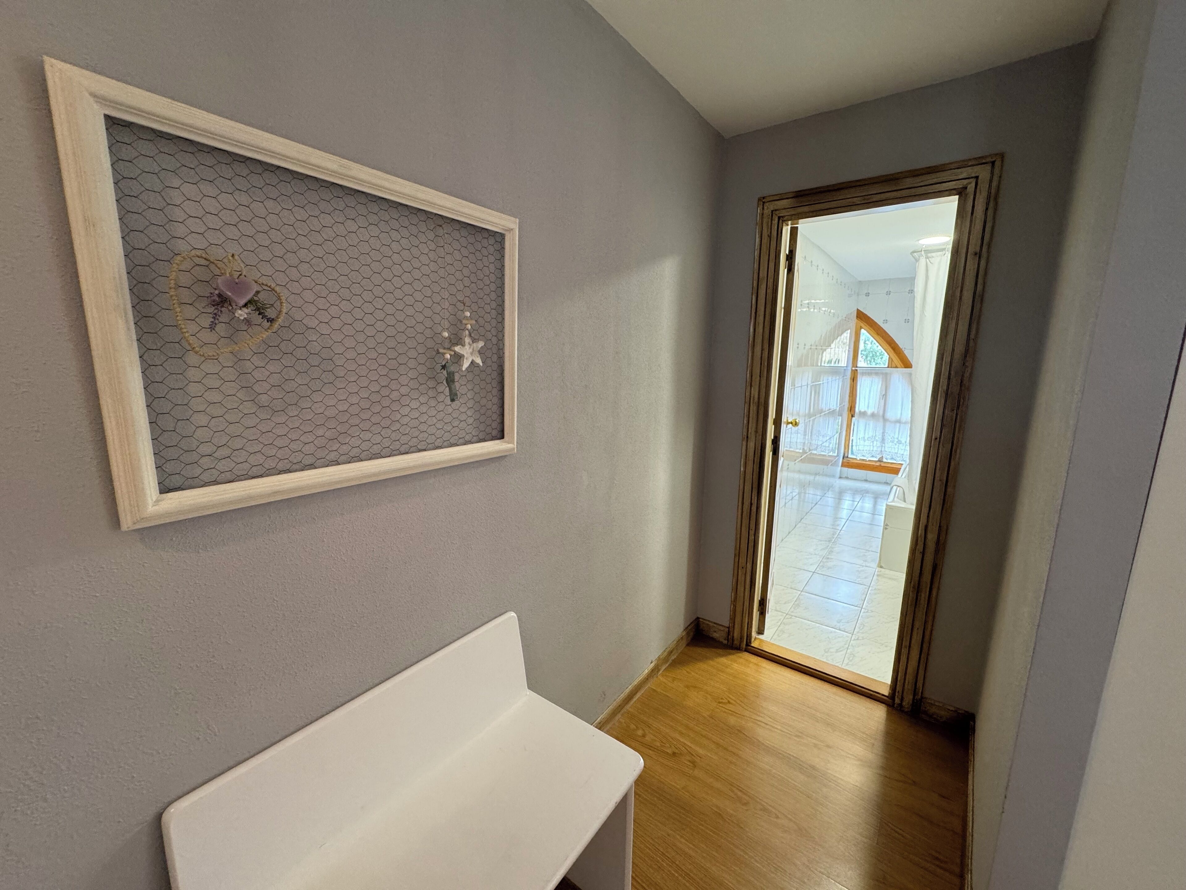 deep-soaking bathtub, free toiletries, hair dryer, towels