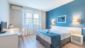 Habitació doble estàndard | Escriptori, wifi gratuïta i roba de llit