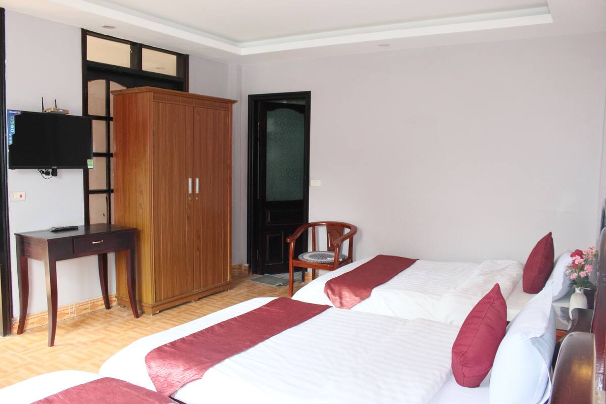 Deluxe Triple Room With Mountain View | Desk, WiFi (free)