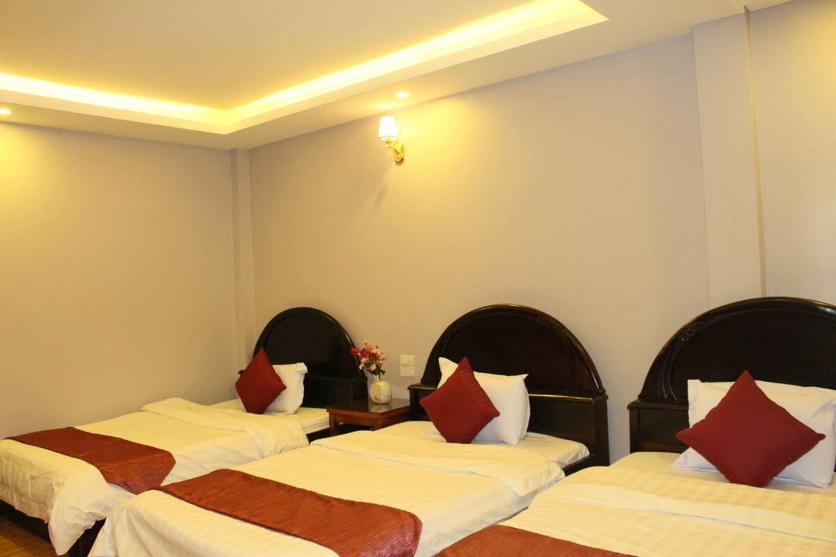 Standard Triple Room -Window | Desk, WiFi (free)