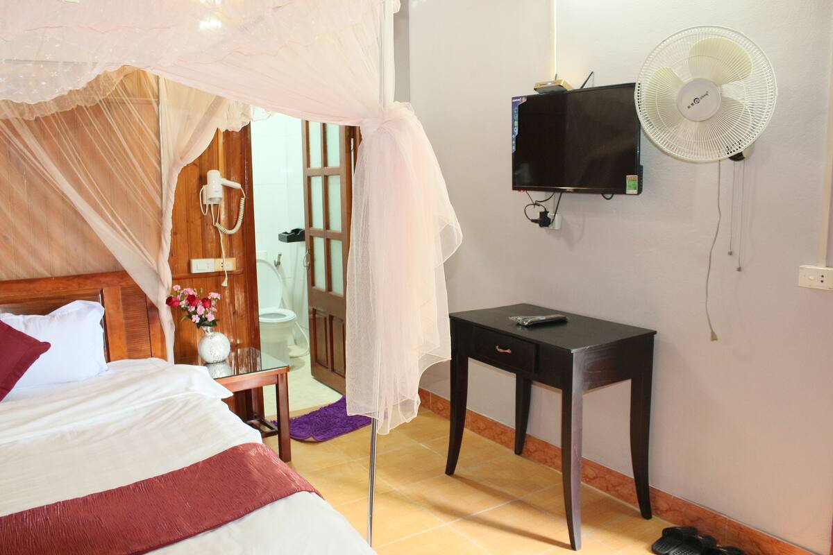 Deluxe Double or Twin Room With Mountain View | Desk, WiFi (free)