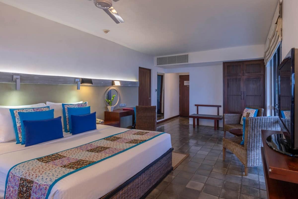 In-room safe, desk, iron/ironing board, free WiFi