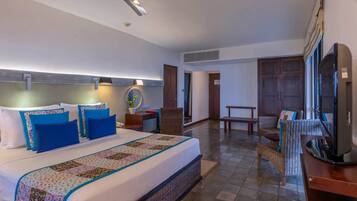 In-room safe, desk, iron/ironing board, free WiFi