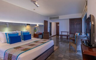 Caja de seguridad en la habitación y escritorio 