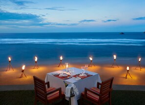 3 restaurants, lunch, dinner served; seafood - Hikka Tranz by Cinnamon (Hikkaduwa)