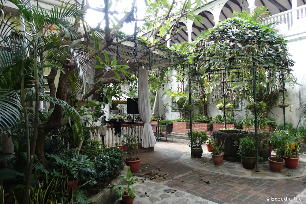 White Knight Hotel Intramuros