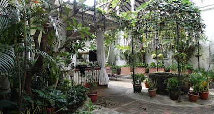 White Knight Hotel Intramuros