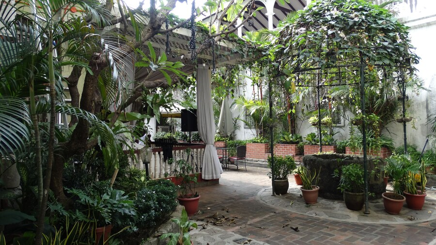 White Knight Hotel Intramuros