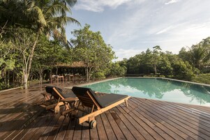 2 piscinas al aire libre
