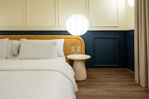 Superior-Zimmer, 1 King-Bett | Zimmersafe, individuell dekoriert, Schreibtisch, Verdunkelungsvorhänge