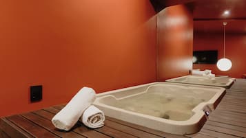 Chambre Premium | Bain à remous privé