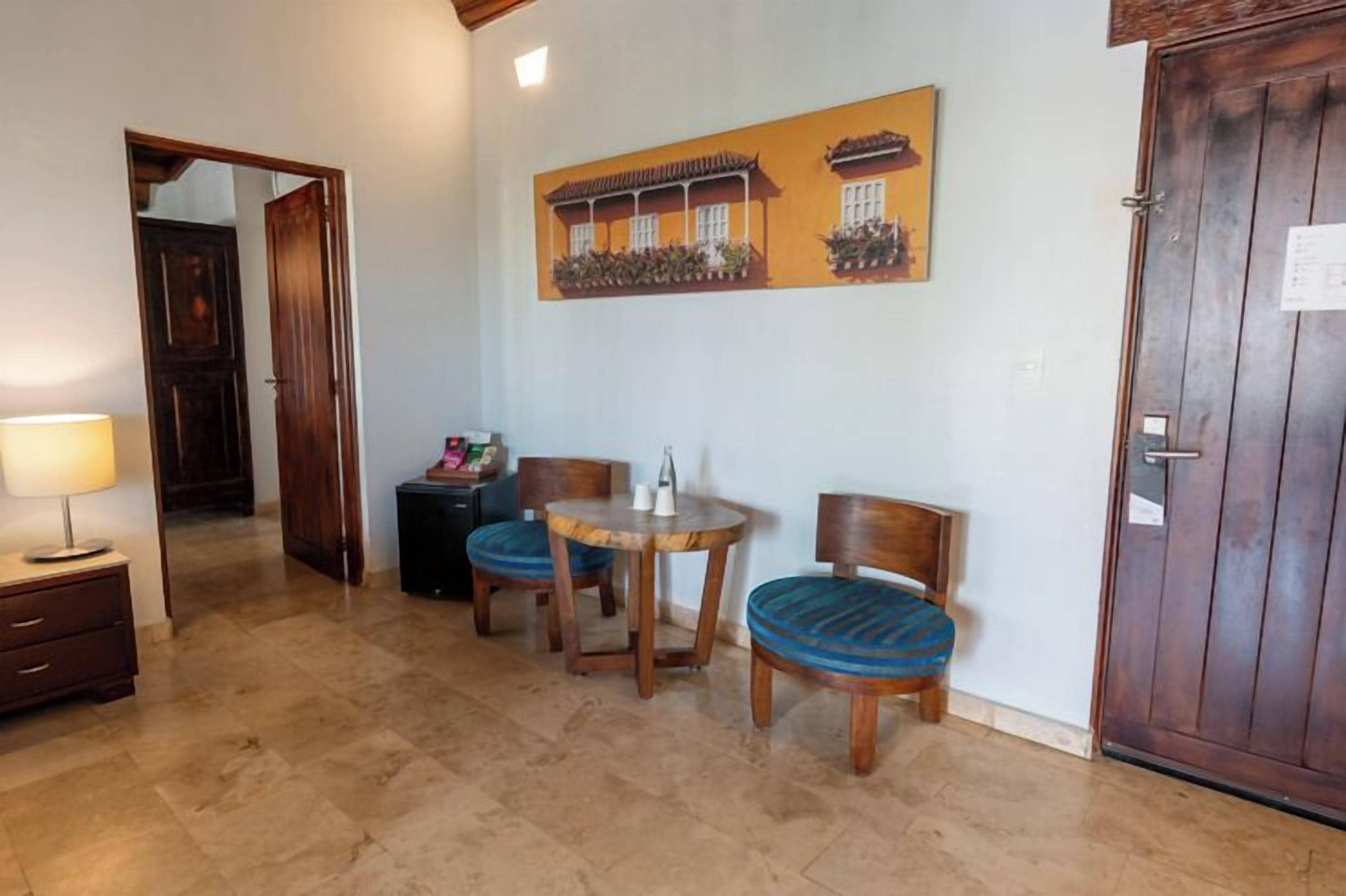 superior superior | living area | flat-screen tv