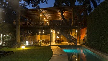 每日供應自助早餐 (每人 UGX55300)