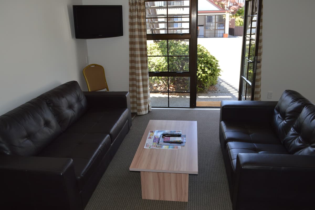 Televisión LCD de 32 pulgadas con canales digitales y televisión