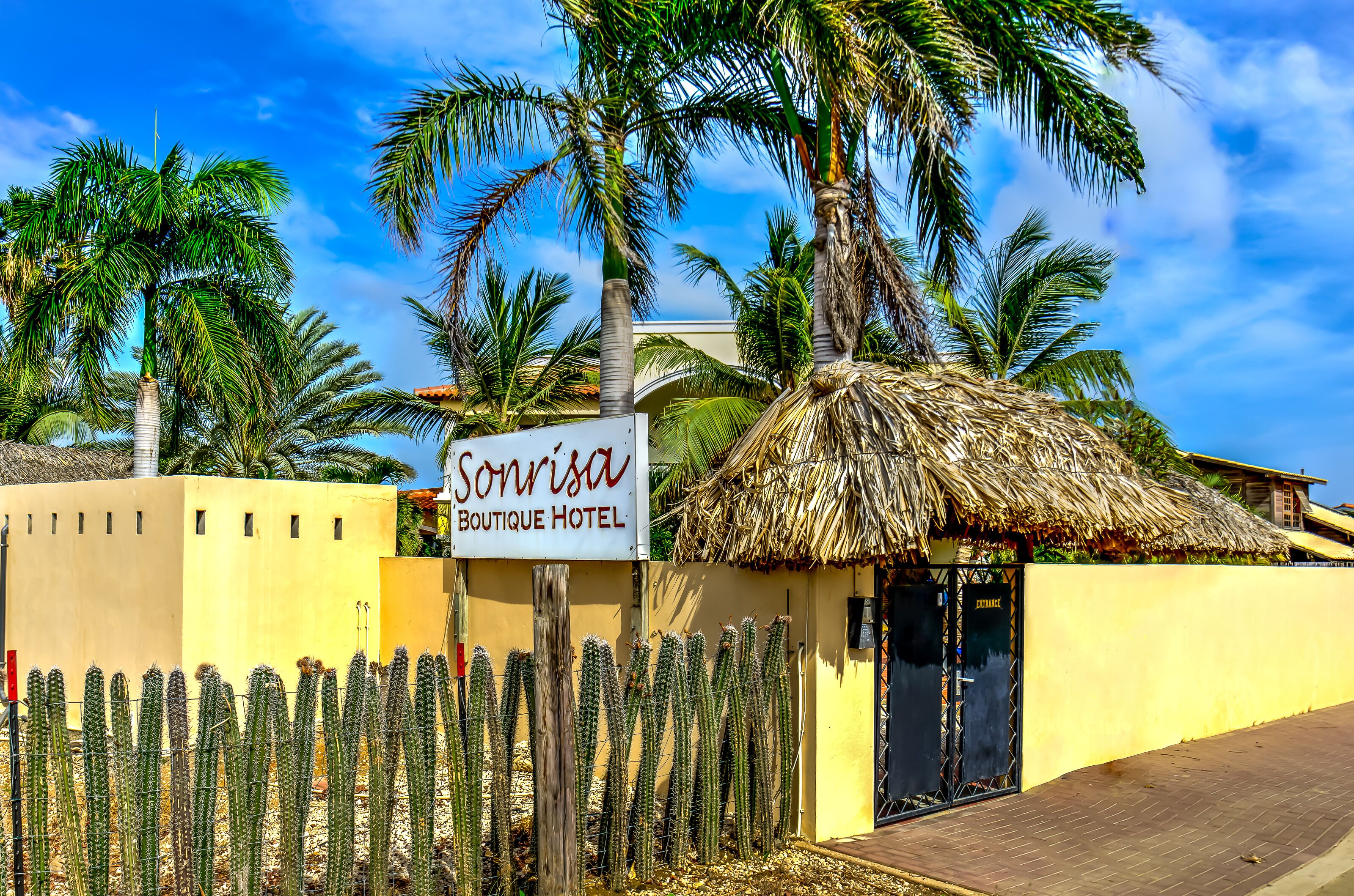 Pintu masuk hartanah