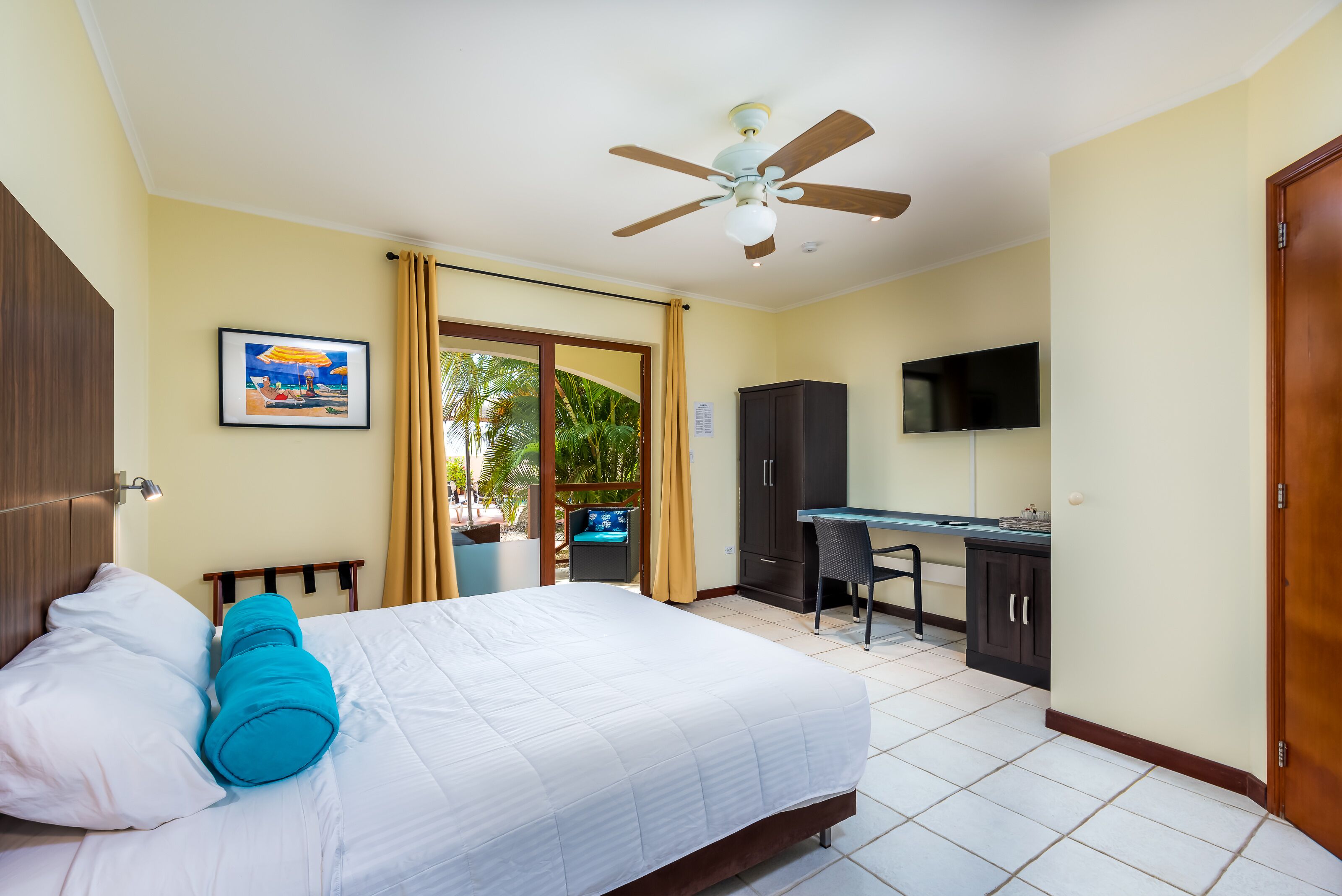 標準客房, 泳池景觀