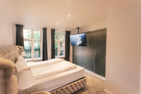 طراز فريد لكل وحدة ومكتب ومساحة عمل للكمبيوتر المحمول وستائر تعتيم