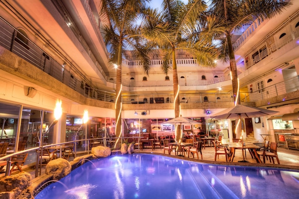 2 restaurants, breakfast, lunch, dinner served; international cuisine