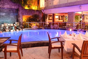 2 restaurantes, café da manhã, culinária internacional