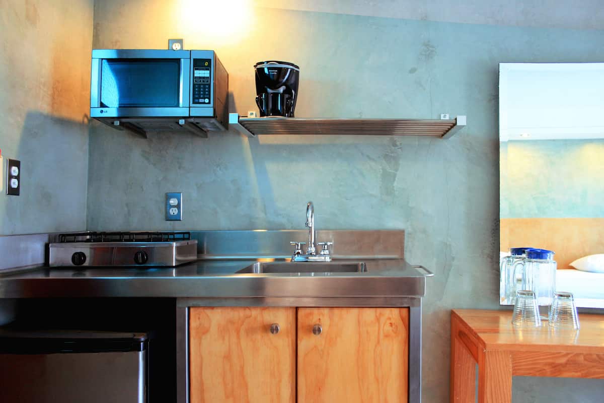 deluxe room, kitchenette | private kitchen