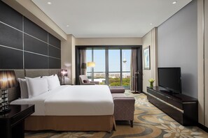 Suite, 1 Bedroom, Accessible, Club Lounge Access (Living Area) | Minibar, in-room safe, desk, iron/ironing board - Crowne Plaza Shanghai Xiayang Lake by IHG (Shanghai)