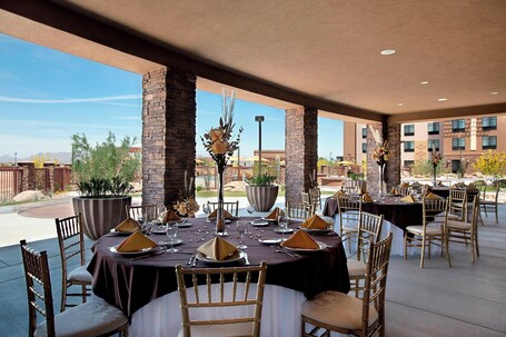 Courtyard Scottsdale Salt River - Image 13