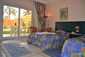 Minibar, in-room safe - Palm Beach Resort P.L.C. (Hurghada)