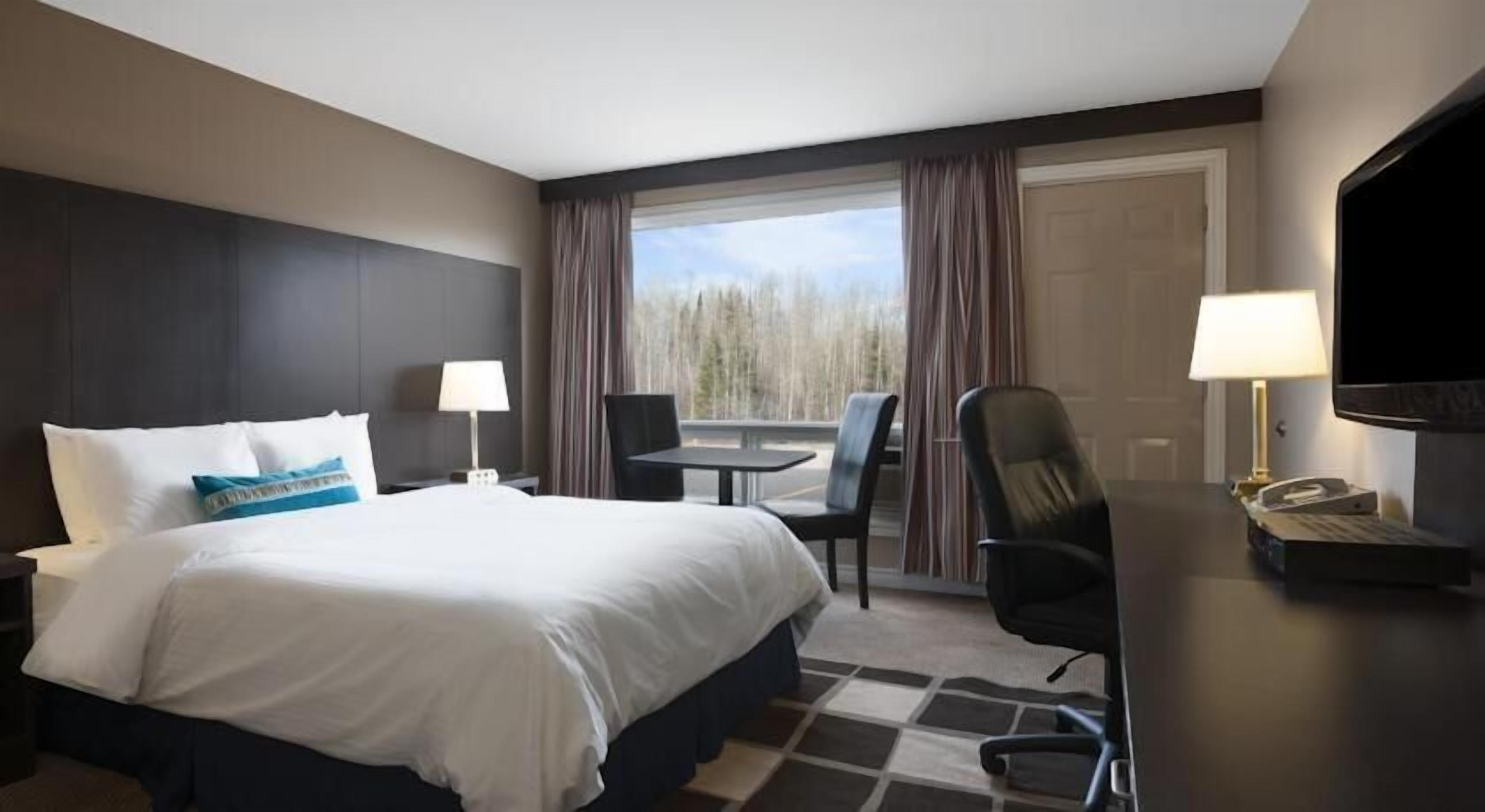 Premium bedding, in-room safe, desk, blackout curtains