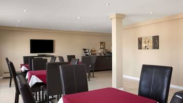 Café da manhã continental grátis todos os dias