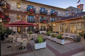 Exterior - Inn at the 5th (Eugene)