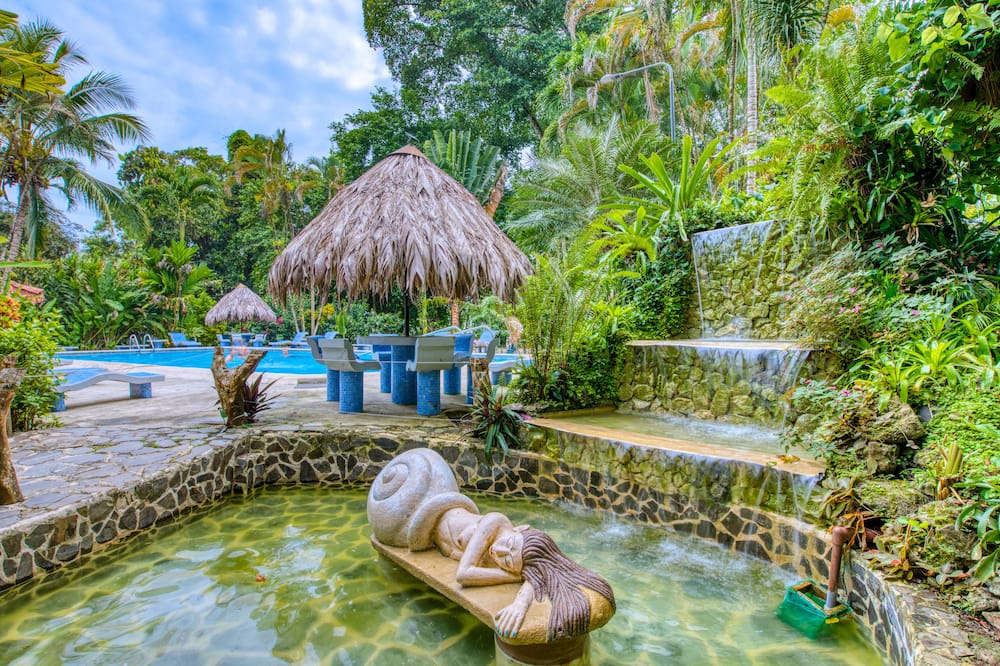 Atlantida Lodge