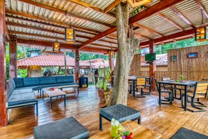 Lunch and dinner served - Atlantida Lodge (Cahuita)
