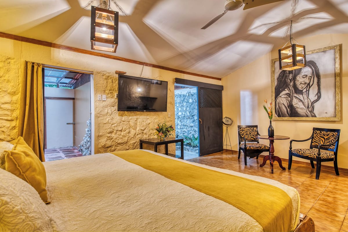 junior room, 1 bedroom | 1 bedroom, down duvets, desk, laptop workspace