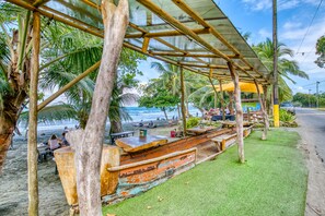 Lunch and dinner served - Atlantida Lodge (Cahuita)