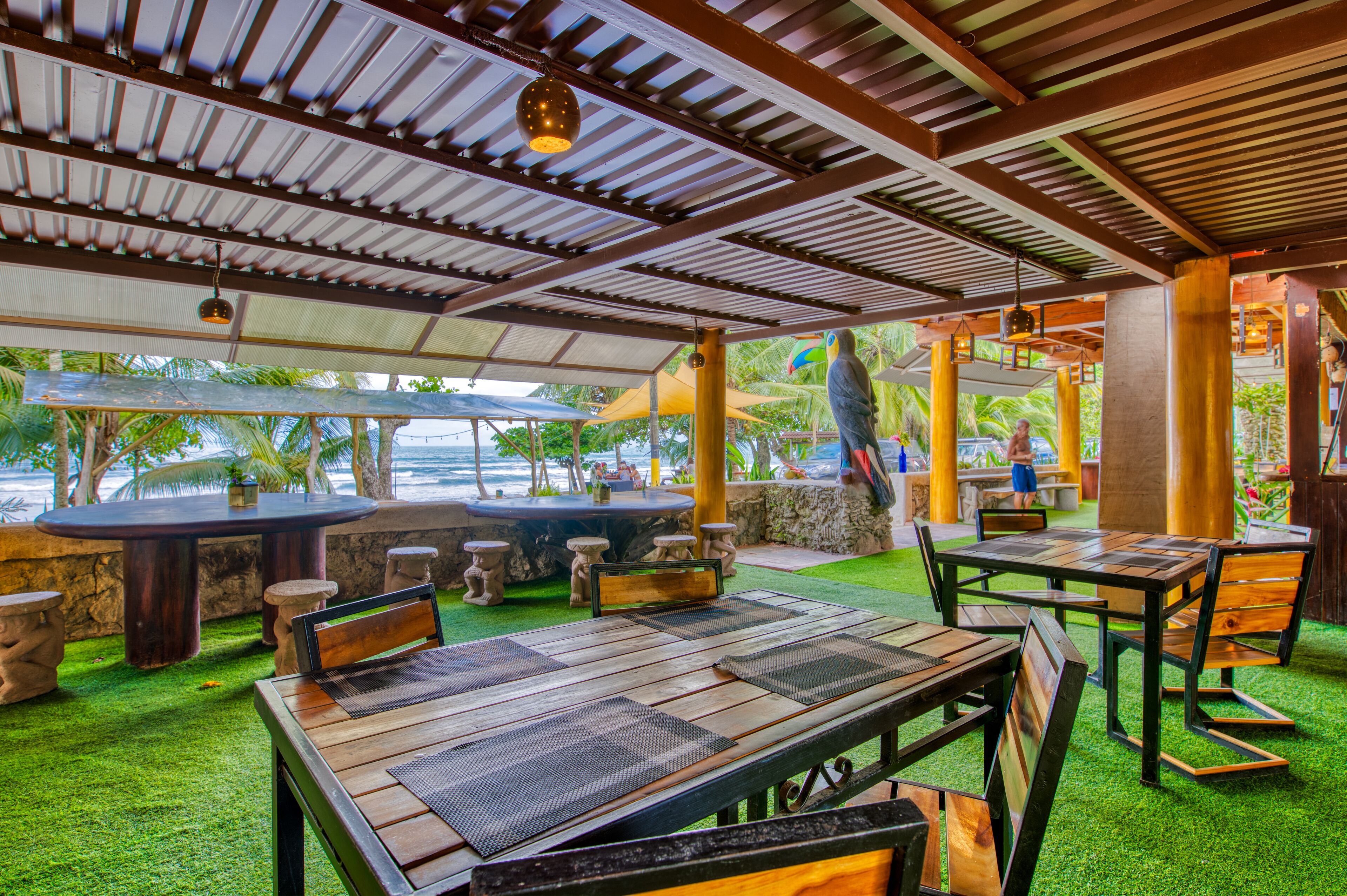 Se sirven comidas y cenas; con vista a la alberca 