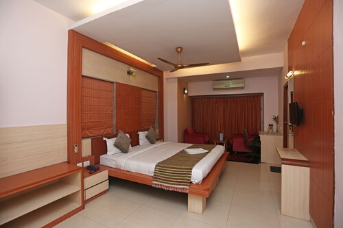 Hotel Rushabh Home