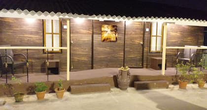 Hotel Rushabh Home