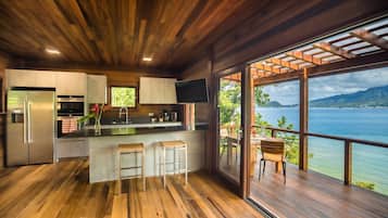 Fridge, microwave, espresso maker, coffee/tea maker