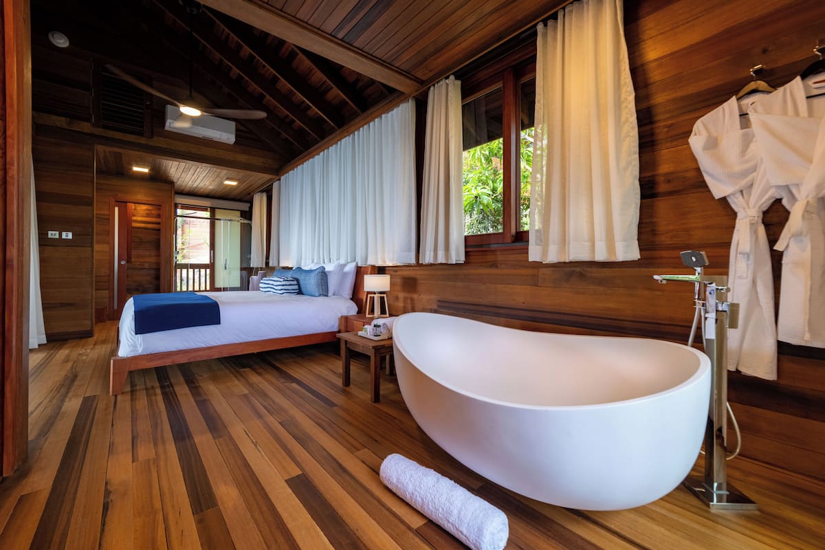 Clifftop Zabuco Honeymoon Villa II with Studio